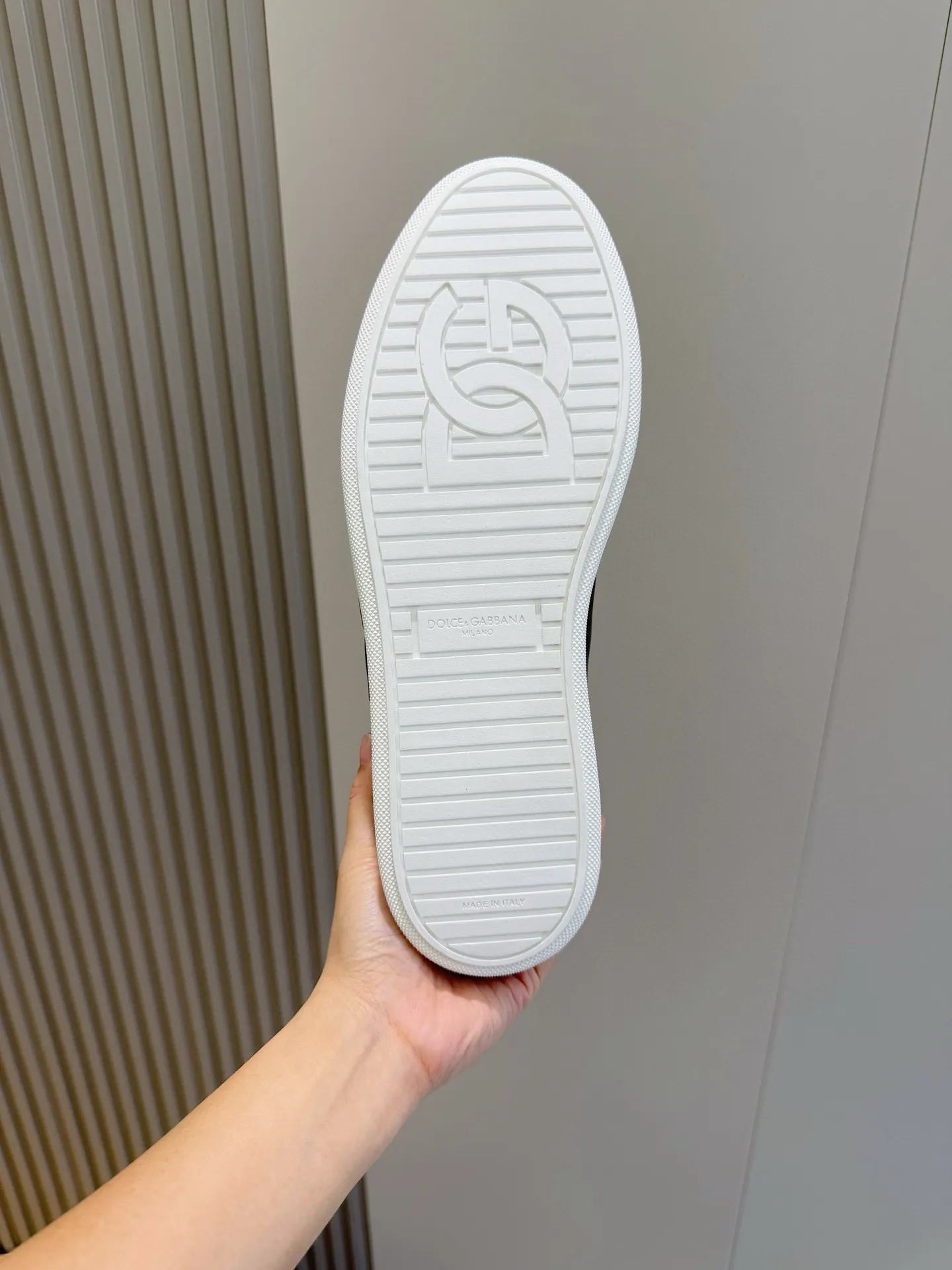 Men's Men's Shoes💰400 [New Style]🐏🐏DG men's calfskin sneakers Portofino Yacht shoes, simple and versatile design, unique saddle leather soles. The Dolce &G logo rear wing is the icing on the cake. Imported cowhide + rubber outsole Size: 39-44 (customized at 38.45)